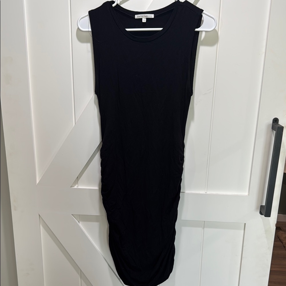 Black Sleeveless Dress